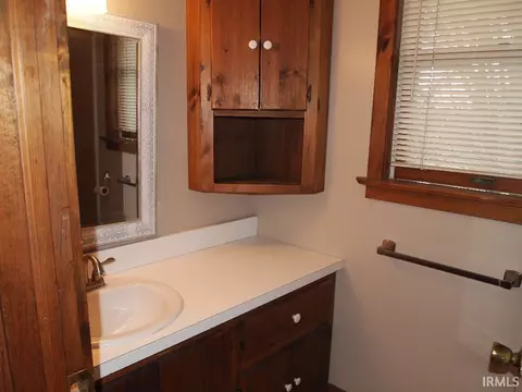 476 E Marion St, Nappanee, IN 46550 photo 34