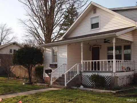 476 E Marion St, Nappanee, IN 46550 photo 3