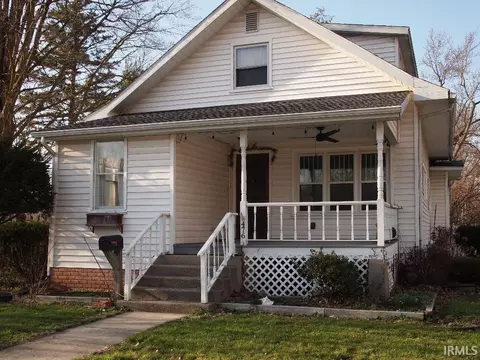 476 E Marion St, Nappanee, IN 46550 photo 1