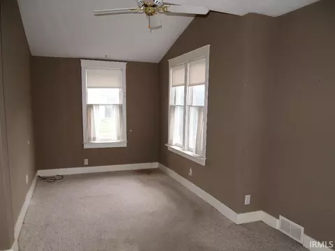 476 E Marion St, Nappanee, IN 46550 photo 17
