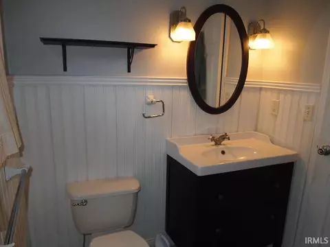 476 E Marion St, Nappanee, IN 46550 photo 26