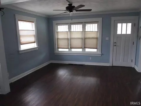 476 E Marion St, Nappanee, IN 46550 photo 9