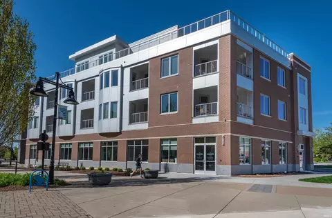 304 W Kirkwood Ave #305, Bloomington, IN 47404