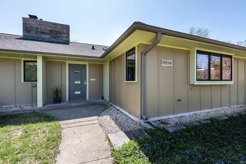 1304 E University St, Bloomington, IN 47401 photo 2