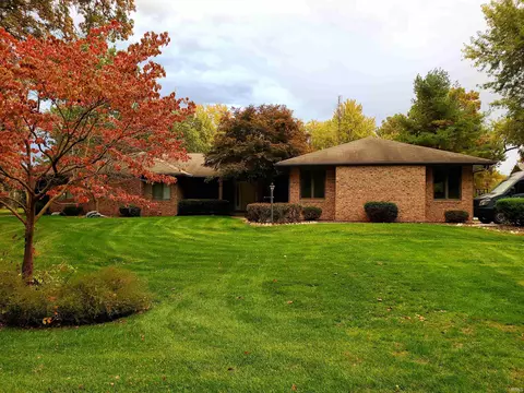 53672 Mark Dr, Bristol, IN 46507