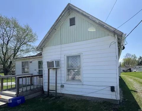 402 W Hancock Ave, Mitchell, IN 47446 photo 3