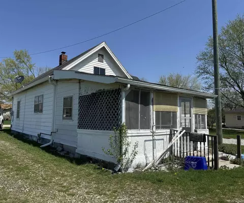 402 W Hancock Ave, Mitchell, IN 47446 photo 5