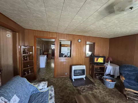 402 W Hancock Ave, Mitchell, IN 47446 photo 9