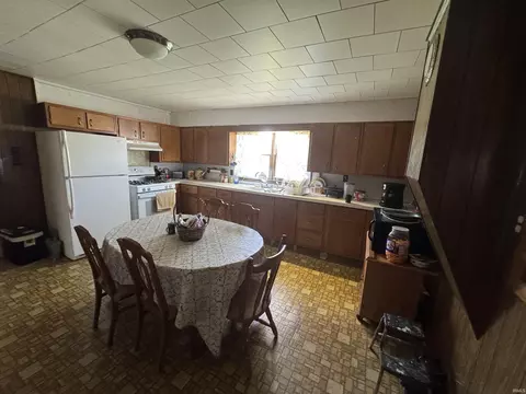 402 W Hancock Ave, Mitchell, IN 47446 photo 11