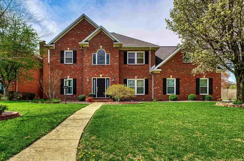 8530 Clarendon Dr, Evansville, IN 47725