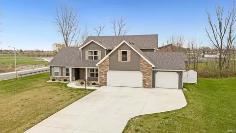 215 Ironwood Ln, Ossian, IN 46777