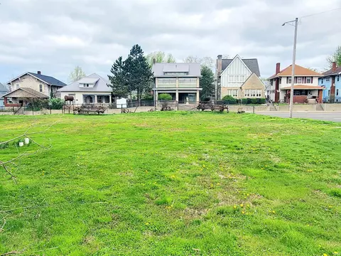 1606 16th St, Bedford, IN 47421