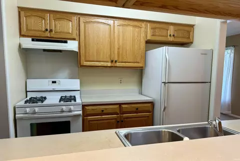 1402 Elliston Dr, Bloomington, IN 47401 photo 6