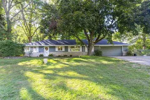 53201 Martin Ln, South Bend, IN 46635