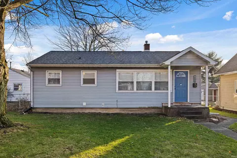 815 E 9th St, Auburn, IN 46706 photo 1