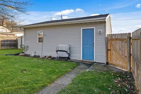 815 E 9th St, Auburn, IN 46706 photo 23