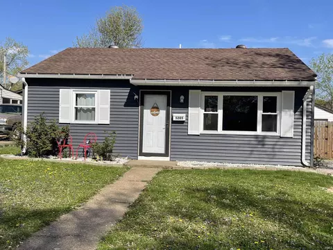 5205 Warren Dr, Evansville, IN 47710