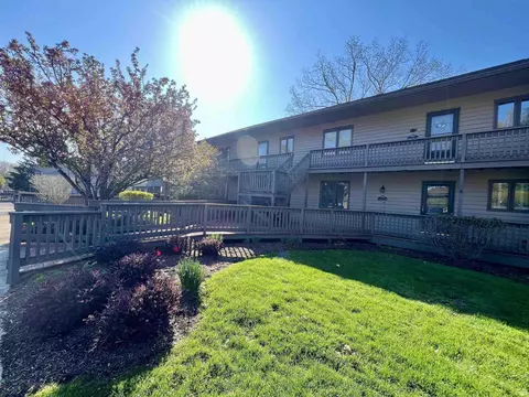 1948 E Waters Edge Dr #51, Bloomington, IN 47401
