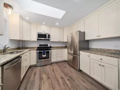 Kitchen - 8006 E Cherokee Rd, Syracuse, IN 46567 photo 2 of 3