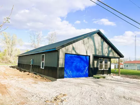 1122 N Marion St, Mitchell, IN 47446 photo 3