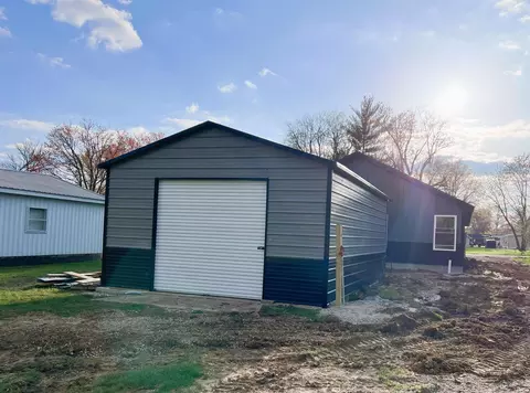 1122 N Marion St, Mitchell, IN 47446 photo 5