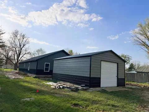 1122 N Marion St, Mitchell, IN 47446 photo 7