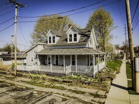 215 N Monroe St, Muncie, IN 47305