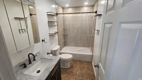 307 Earl St, Chalmers, IN 47929 photo 18