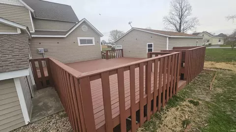 307 Earl St, Chalmers, IN 47929 photo 11
