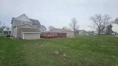 307 Earl St, Chalmers, IN 47929 photo 4
