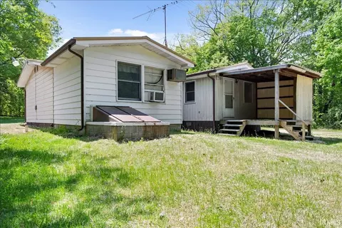 212 E Third St, Hazleton, IN 47640 photo 4