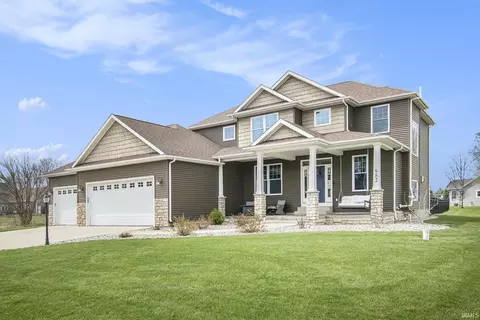 982 E Hawthorn Dr, Warsaw, IN 46582