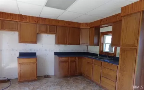 Kitchen - 1000 Upper Upton Rd, Mount Vernon, IN 47620 photo 4 of 5