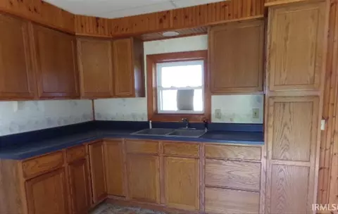 Kitchen - 1000 Upper Upton Rd, Mount Vernon, IN 47620 photo 3 of 5