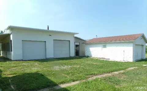 Exterior - 1000 Upper Upton Rd, Mount Vernon, IN 47620 photo 4 of 7