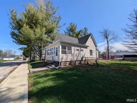 Exterior - 422 N 7th St, Mitchell, IN 47446 photo 1 of 5