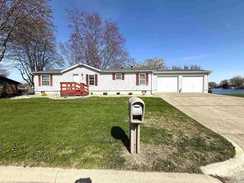 2016 Sunset Dr, Warsaw, IN 46580