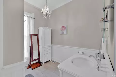 Bath - 703 W Brook St, Mitchell, IN 47446 photo 1 of 4