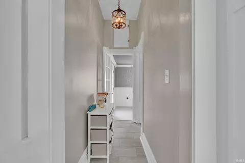 Entry Way - 703 W Brook St, Mitchell, IN 47446 photo 3 of 6