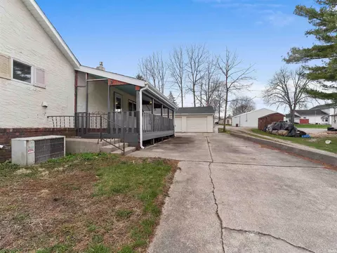 265 S Franklin Sts, Waterloo, IN 46793 photo 5