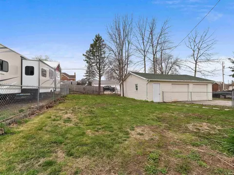 265 S Franklin Sts, Waterloo, IN 46793 photo 9