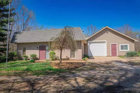 8901 Vienna Rd, Evansville, IN 47720