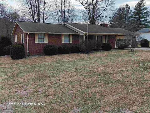 1516 E Campbell Heights Rd, Winslow, IN 47598