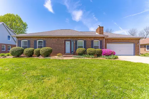 905 Crestwood Dr, Evansville, IN 47715