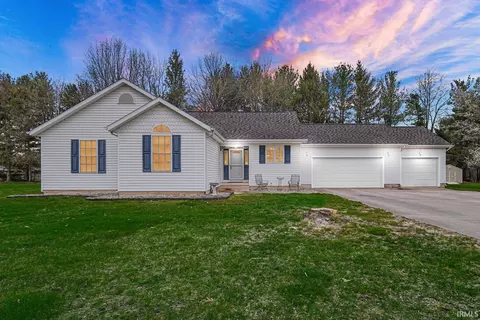 11105 Regency Ct, Plymouth, IN 46563