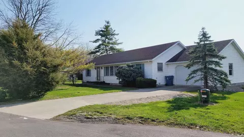 125 E Shore Dr, Geneva, IN 46740