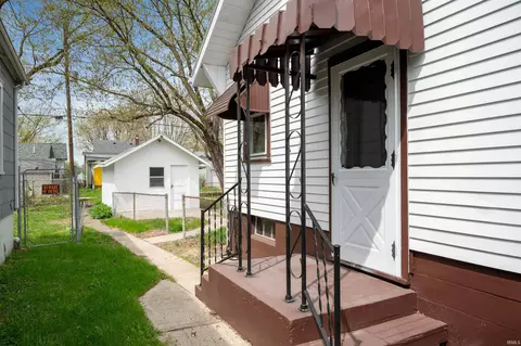 2017 S Hackley St, Muncie, IN 47302 photo 3