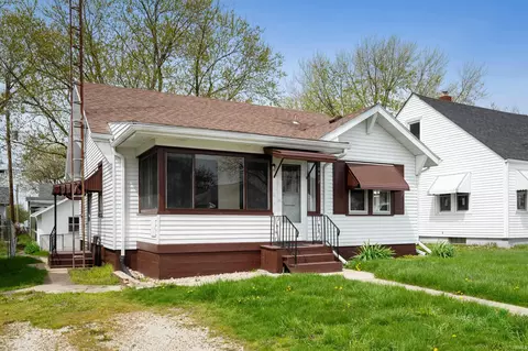 2017 S Hackley St, Muncie, IN 47302 photo 2