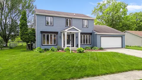 6932 White Eagle Dr, Fort Wayne, IN 46815