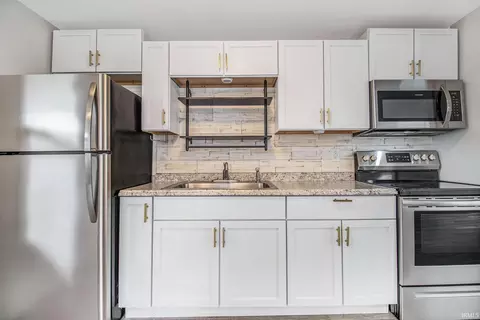Kitchen - 1405 E Fox St, South Bend, IN 46613 photo 1 of 1